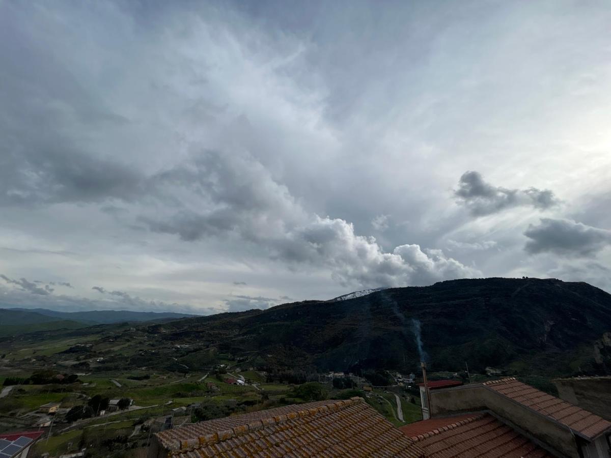 Casa Paradiso Castronuovo di Sicilia Esterno foto